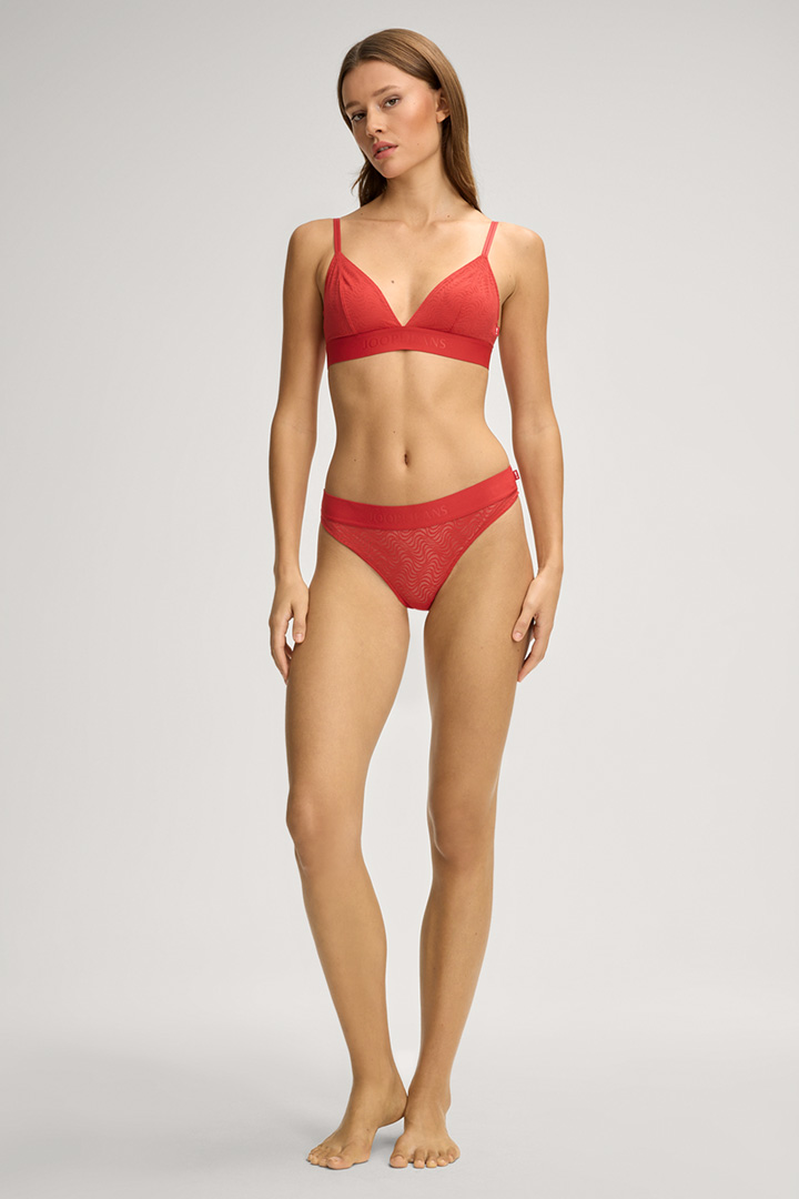 Leads to product detail page "Lace Bralette in Red"