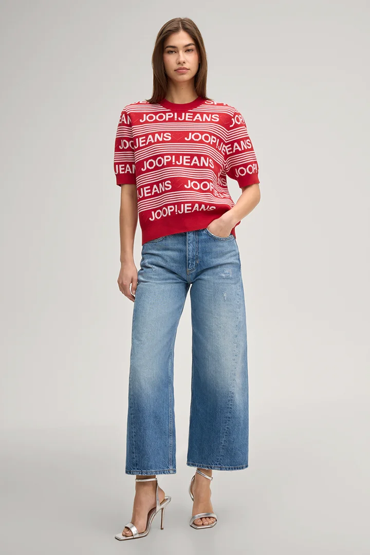 Leads to product detail page "Karie knitted shirt in red/white pattern"