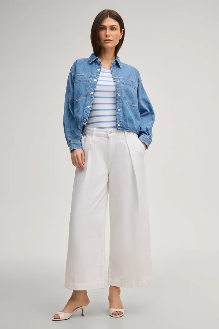 Leads to product detail page "Imke denim blue jacket"