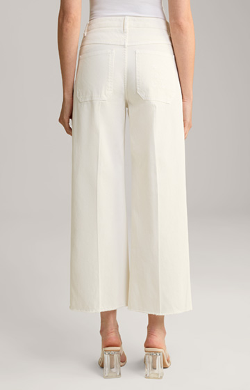 Wide leg jeans in off-white