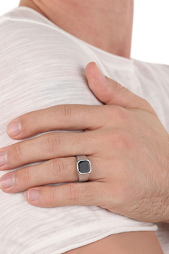 Signet Ring with Linestone in Silver