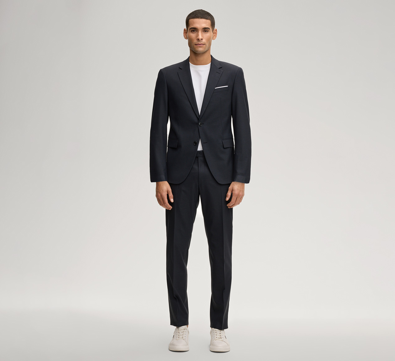 JOOP! präsentiert das Produkt Anzughose Blayr in Dunkelblau aus der Kategorie Hosen & Chinos