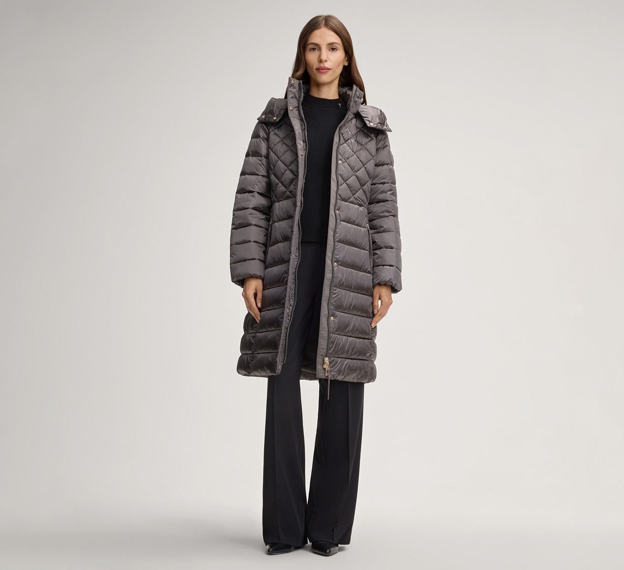 JOOP! präsentiert das Produkt Steppmantel Constance in Anthrazit aus der Kategorie Jacken & Mäntel