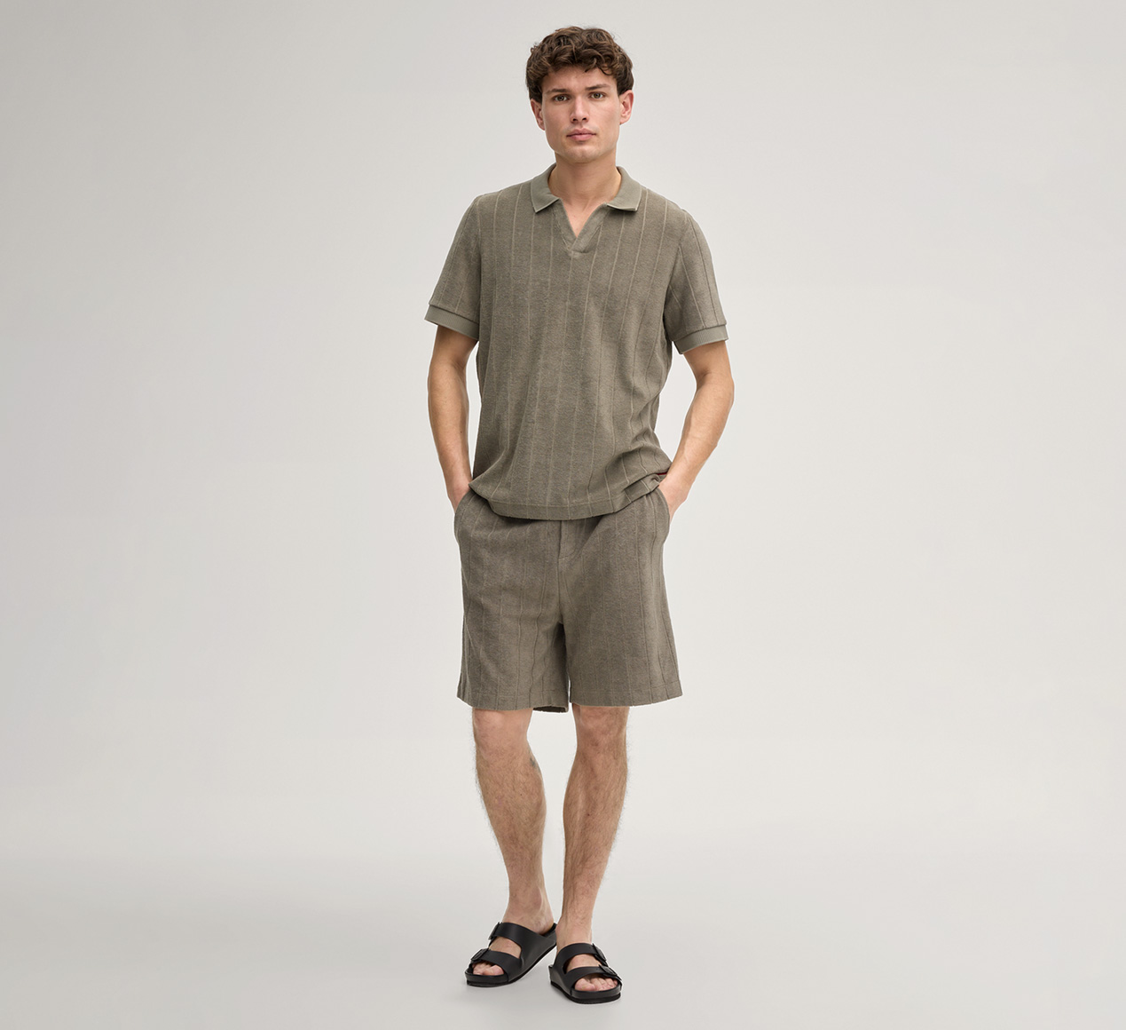 JOOP! präsentiert das Produkt Poloshirt Mohala in Khaki gestreift aus der Kategorie T-Shirts & Sweats