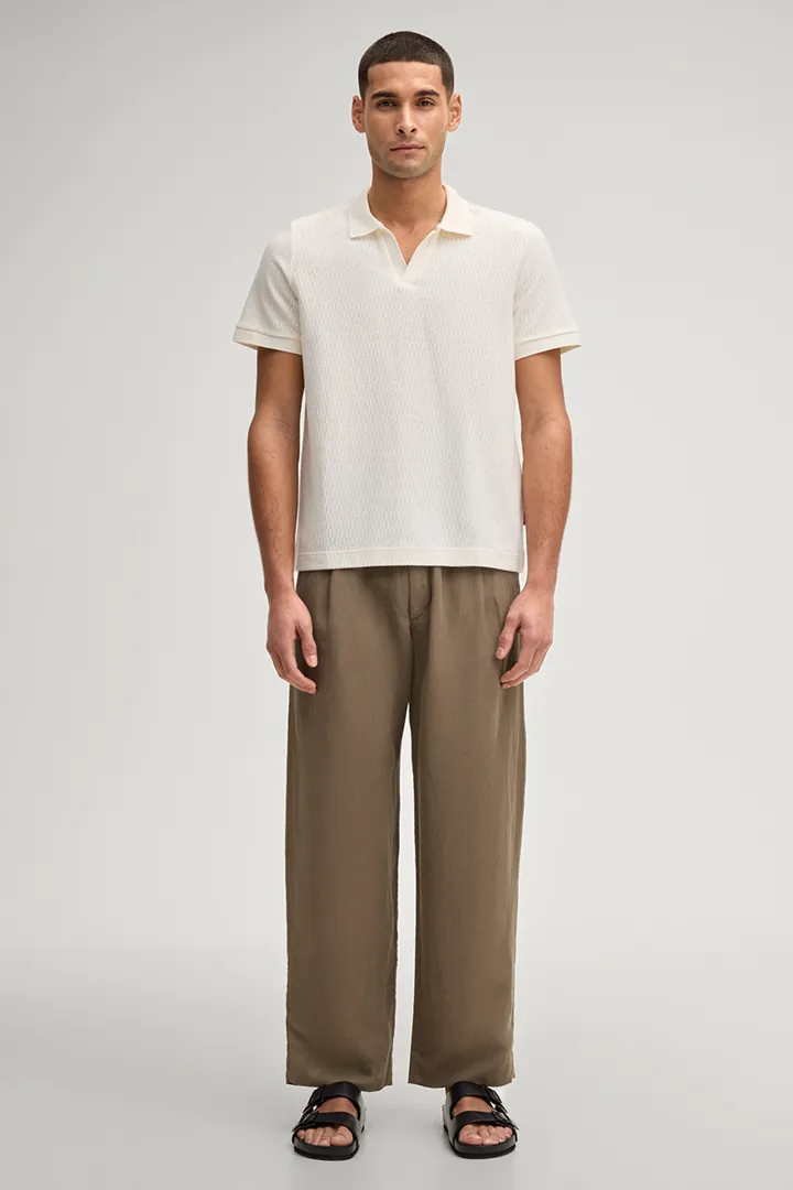 Leads to product detail page "Pono polo shirt in off-white"