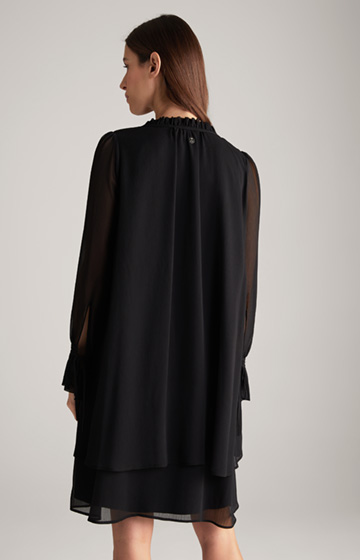 Szyfonowa sukienka w kolorze czarnym