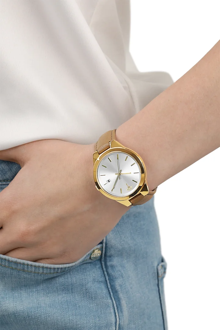 Leads to product detail page "Women's wristwatch in gold/brown"