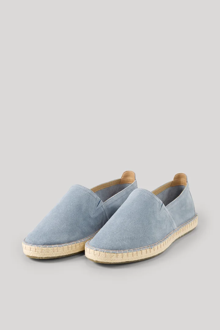 Leads to product detail page "Lias printed velvet loafers in blue"