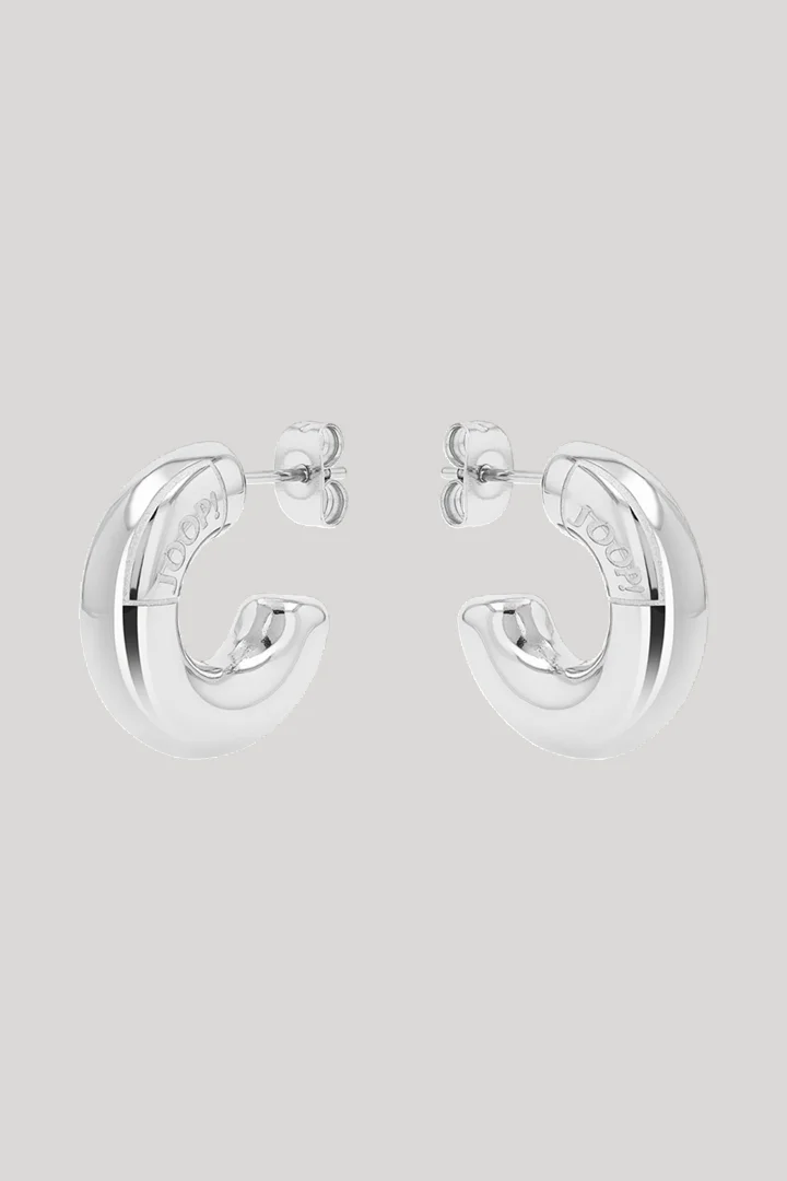 Leads to product detail page "Silver hoop earrings"