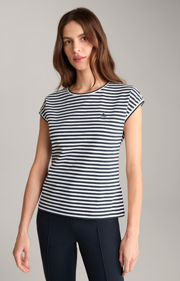 T-shirt in blue/white stripes