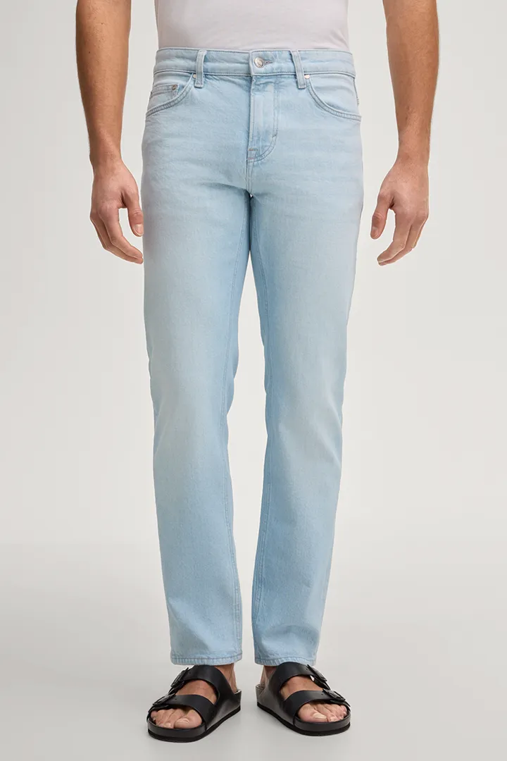 Führt zu Produktdetailseite „Jeans Mitch in Hellblau"