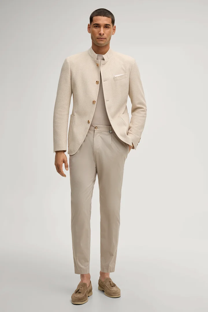 Leads to product detail page "Hiro jacket in beige patterned fabric"