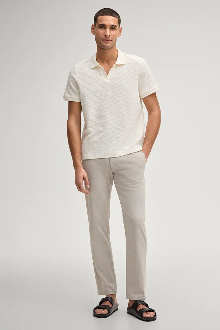 Leads to product detail page "Matthew chinos in beige"