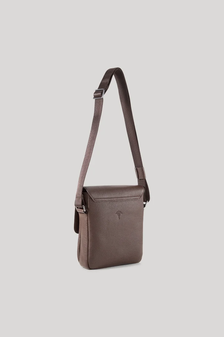 Leads to product detail page "Cardona Flavio shoulder bag in dark brown"