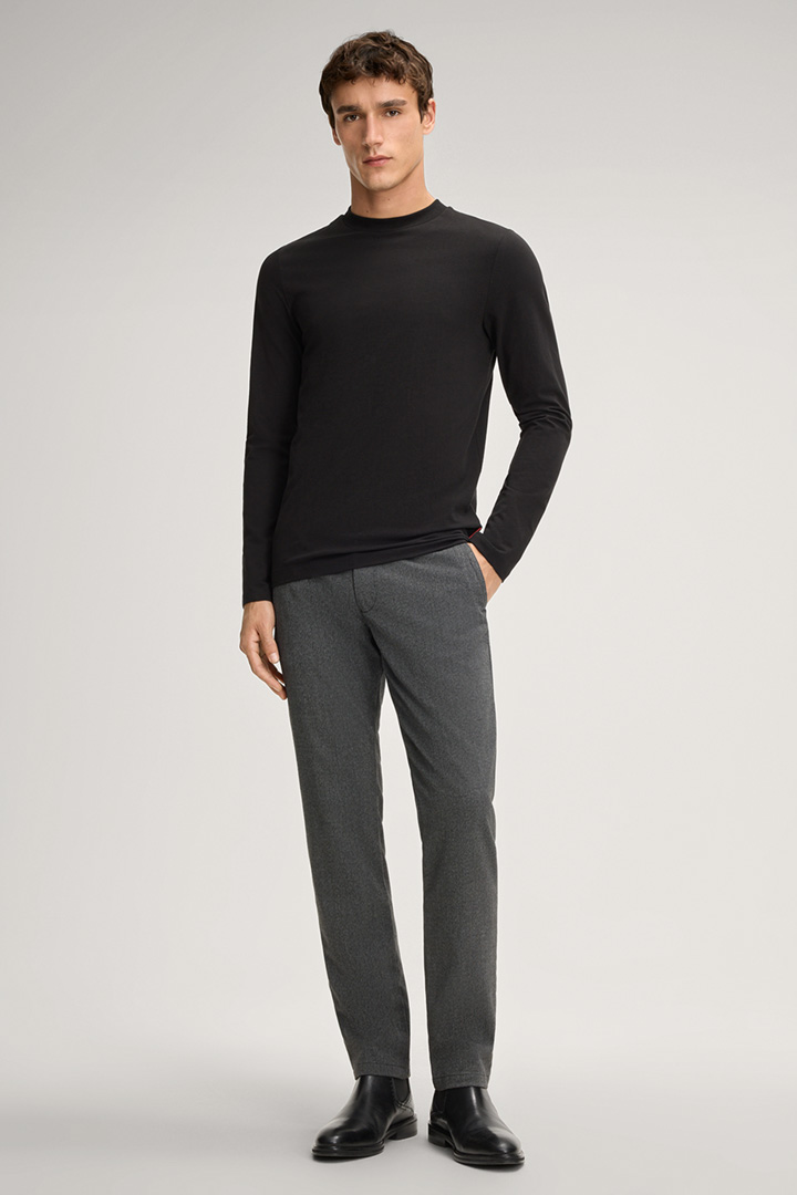 Leads to product detail page "Cedric Long-sleeved Top in Black"