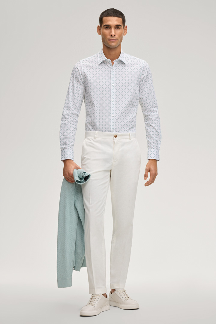 Führt zu Produktdetailseite „Hemd Pierce in Weiß/Hellblau gemustert"