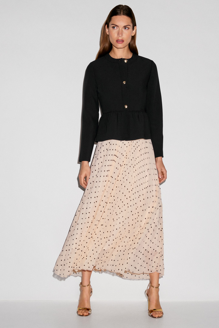 Leads to look detail page “Shop the Look”