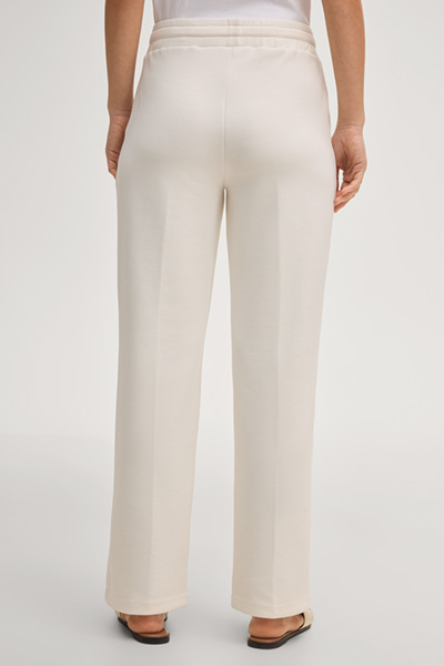 Spodnie dresowe Talila w kolorze złamanej bieli