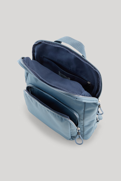 Leads to product detail page "Giocoso nivia rucksack in light blue"