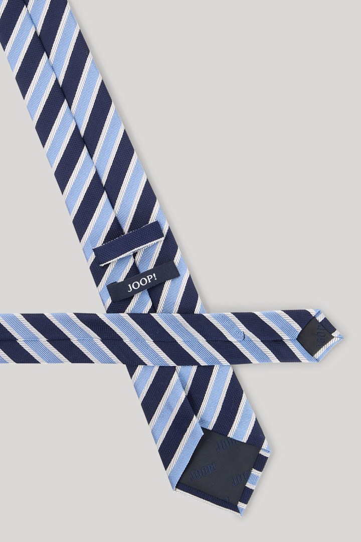 Führt zu Produktdetailseite „Krawatte in Navy/Hellblau gestreift"