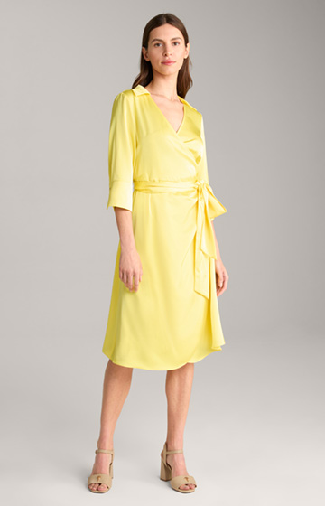 Sukienka satynowa w kolorze żółtym