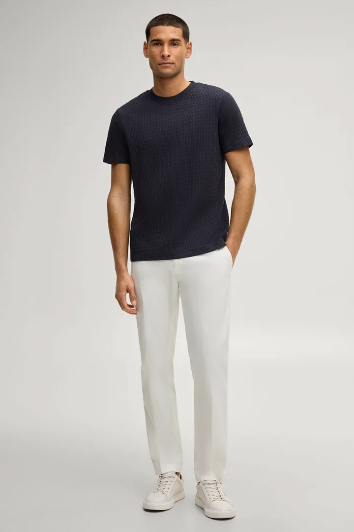 Leads to product detail page "Raulos T-shirt in navy structured"