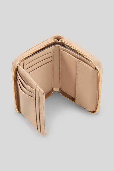 Leads to product detail page "Bellagio nisa purse in beige"