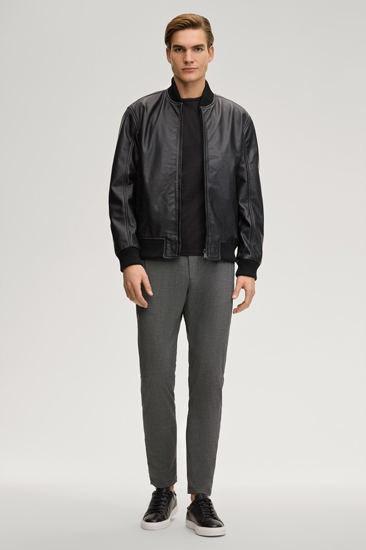 Führt zu Produktdetailseite „Chino Maxton in Anthrazit"