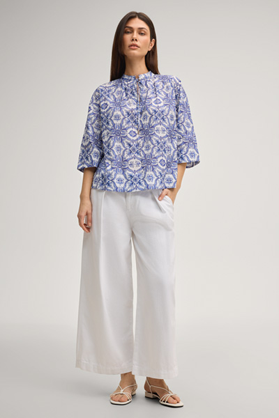 Beyda blouse in blue/white pattern