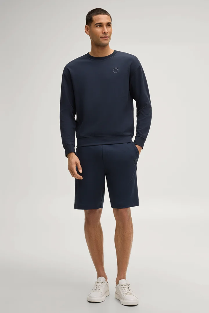 Leads to product detail page "Joseignacio navy blue sweatshorts"