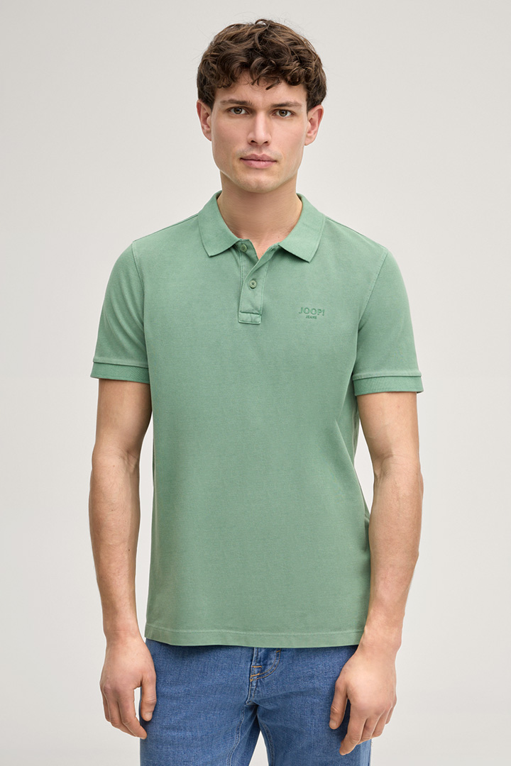 Leads to product detail page "Ambrosian Polo Shirt in Green"