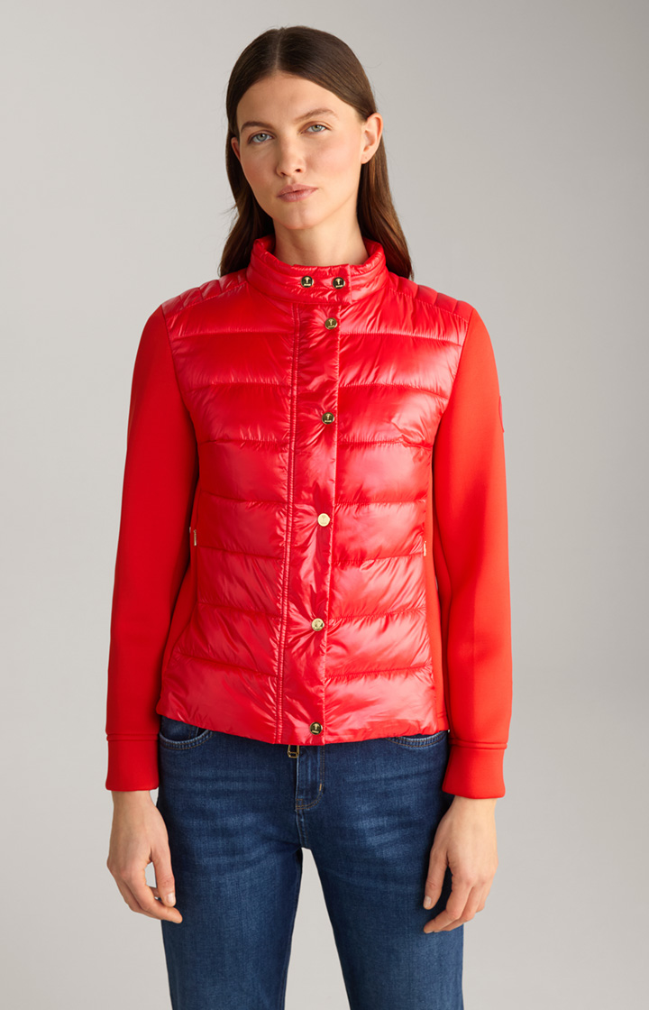 Pikowana kurtka neoprenowa w kolorze czerwonym