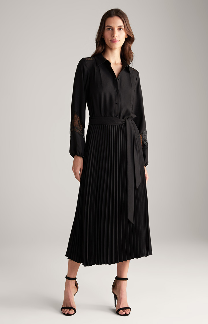 Długa sukienka z krepy w kolorze czarnym
