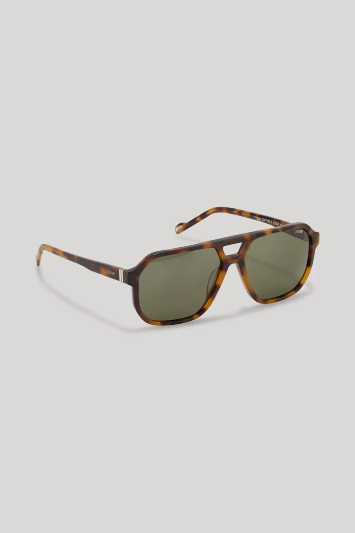 Leads to product detail page "Brown patterned sunglasses"