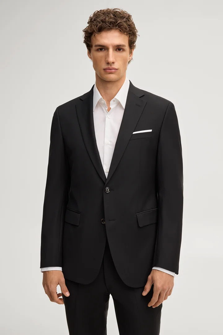 Leads to product detail page "Finch Modular Jacket in Black"