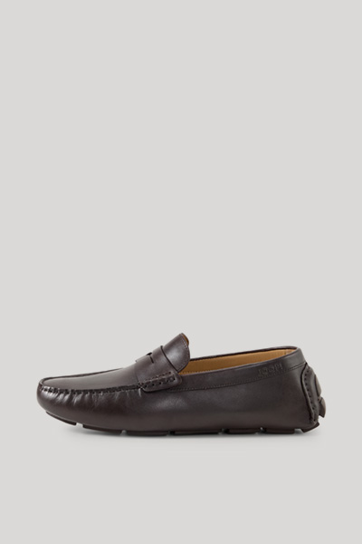 Leads to product detail page "Pero dimitri loafers in dark brown"