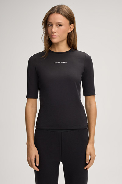 Trevia T-shirt in Black