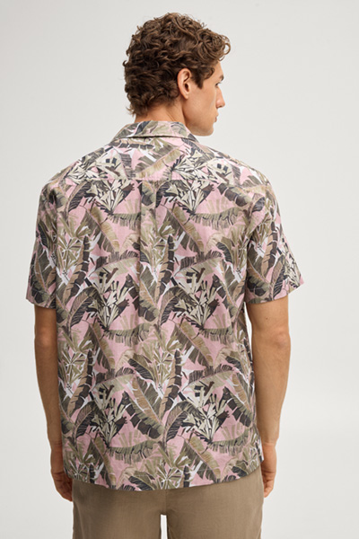 Leads to product detail page "null"