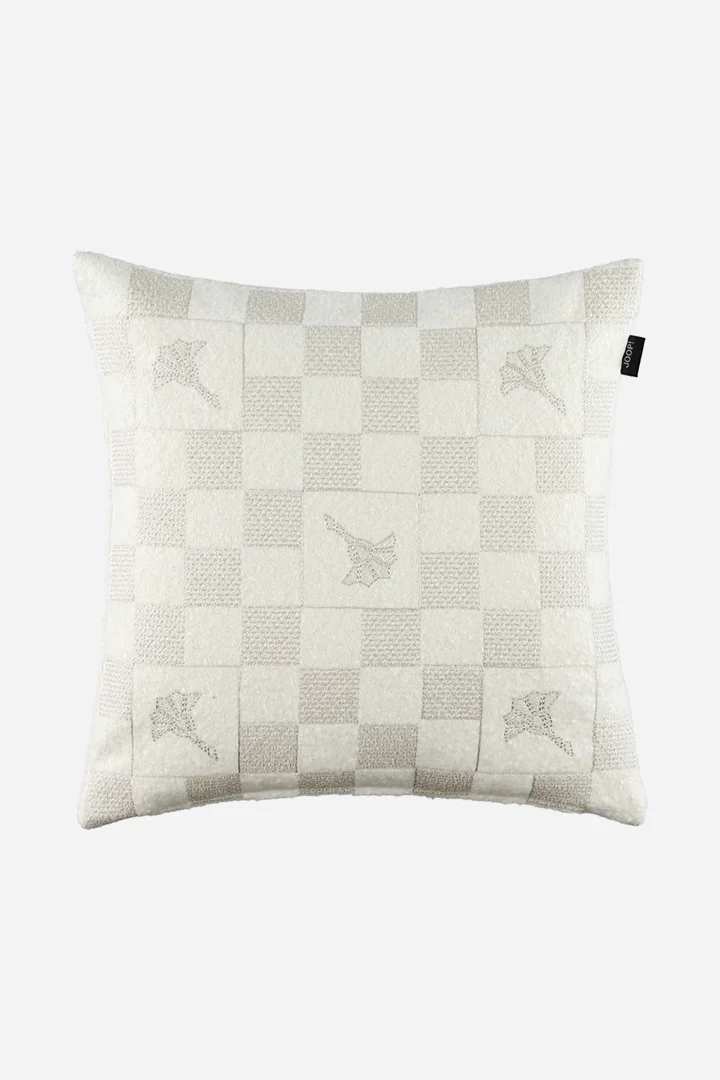 Leads to product detail page "Decorative cushion JOOP! Fabrics Studio"