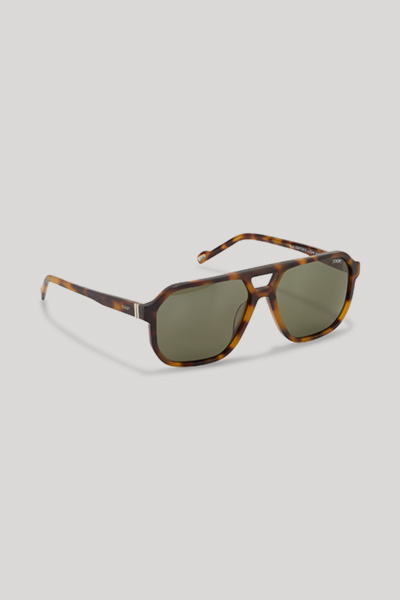 Leads to product detail page "Brown patterned sunglasses"