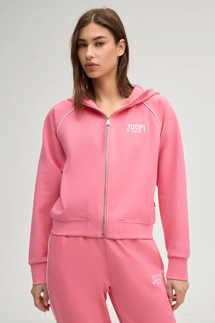 Leads to product detail page "Tito hoodie sweatshirt in pink"