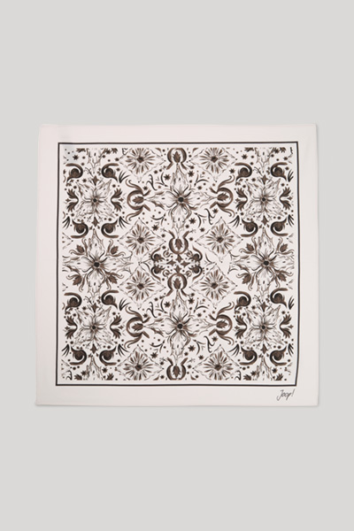 Beige patterned scarf