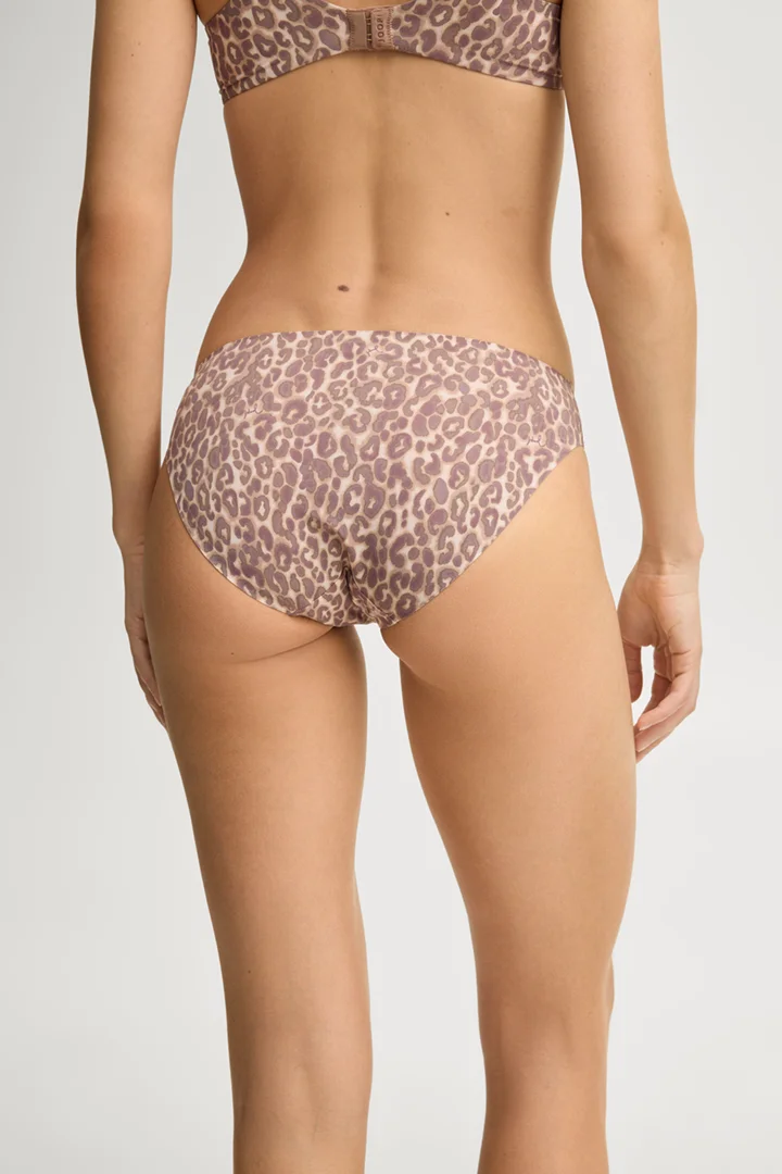 Leads to product detail page "Slip in brown/beige leopard print"