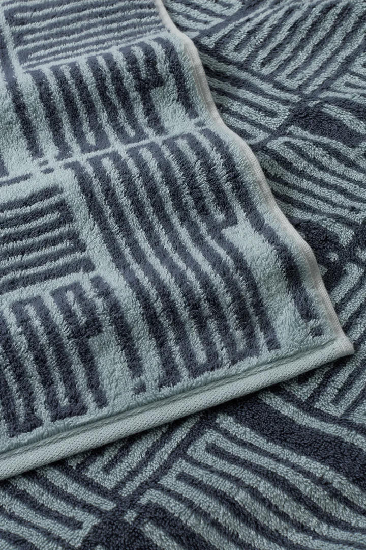 Führt zu Produktdetailseite „JOOP! BARS ALLOVER Handtuch 50x100 cm, Aqua"