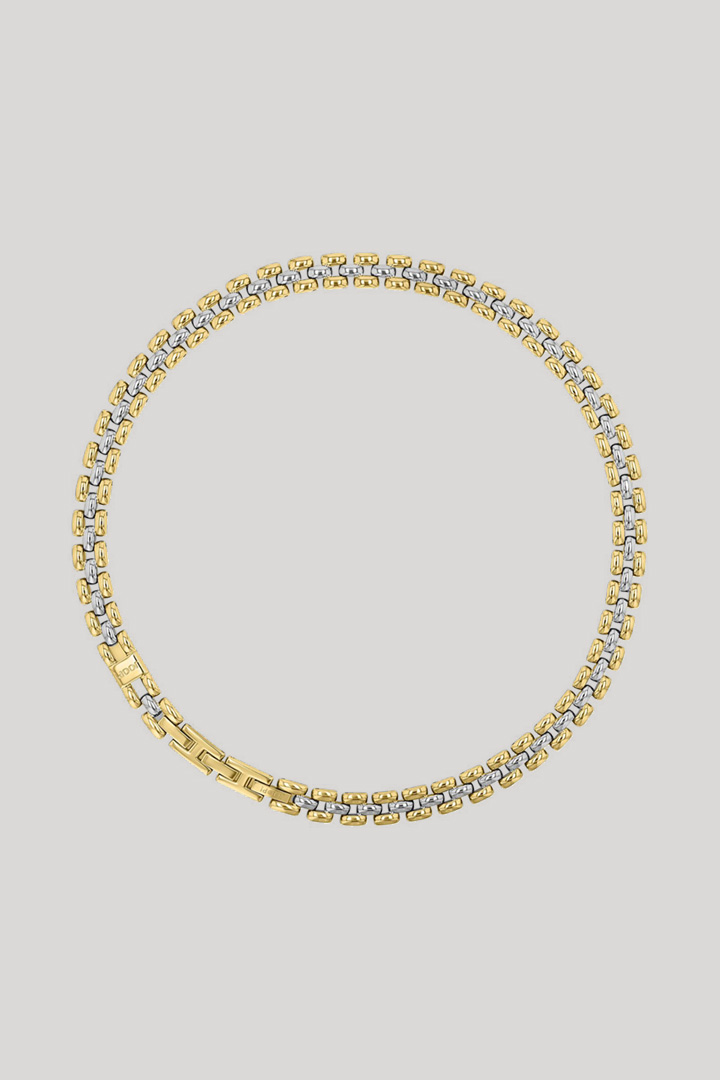 Leads to product detail page "Gold/Silver Necklace"