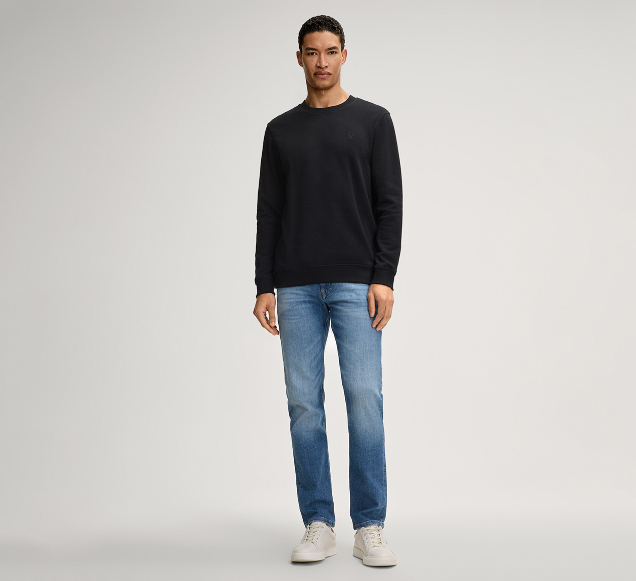 JOOP! presents the product Silas Long-sleeved Top in Black from the category T-Shirts & Sweatshirts