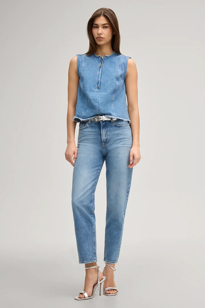 Führt zu Produktdetailseite „Jeans-Top Ute in Light Blue Denim"