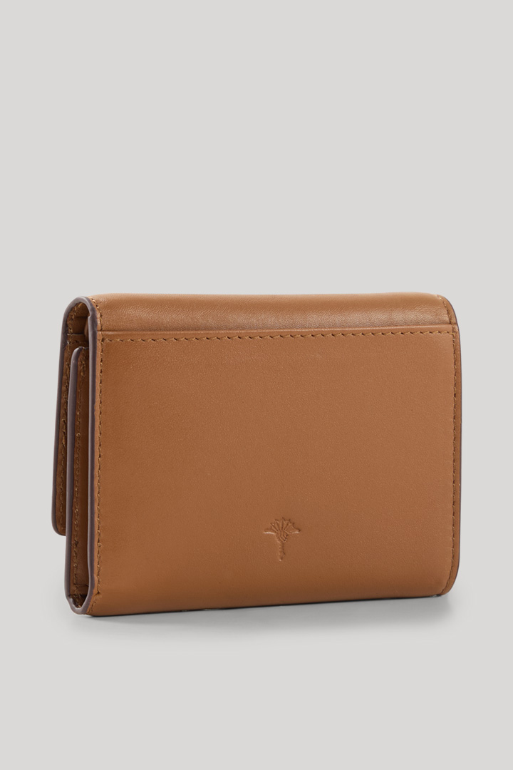 Leads to product detail page "Dattilo Alida Wallet in Cognac"