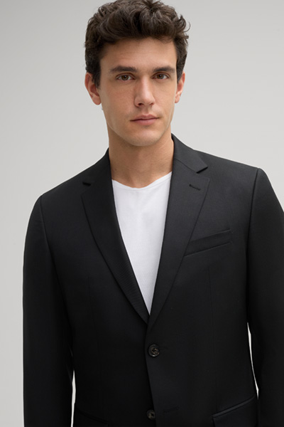 Damon-Gun Virgin Wool Suit in Black