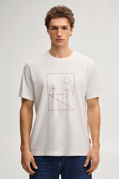 Leads to product detail page "Makoa T-shirt in off-white with a pattern"